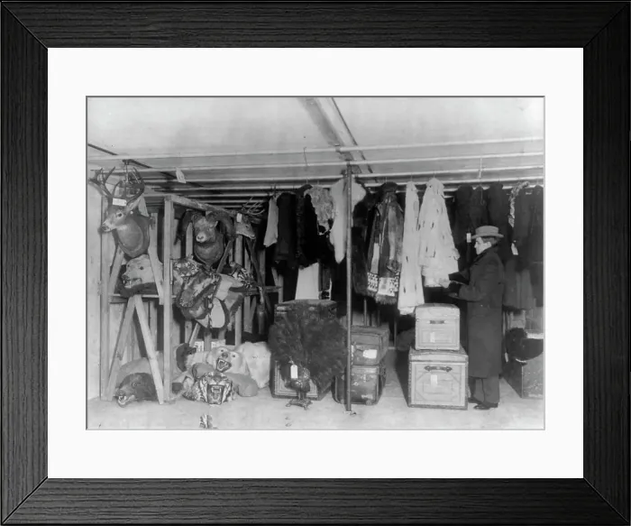 Framed Print : American Security & Trust Co. Washington, D.C. 1901. Creator: Frances Benjamin Johnston. American Security & Trust Co. Washington, D.C. 1901. Creator: Frances Benjamin Johnston Framed Print : American Security & Trust Co. Washington, D.C. 1901. Creator: Frances Benjamin Johnston. American Security & Trust Co. Washington, D.C. 1901. Creator: Frances Benjamin Johnston