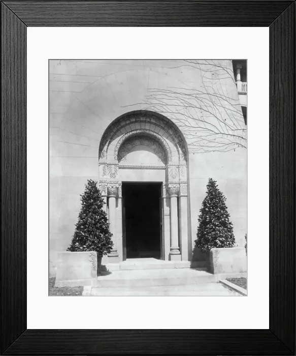 Framed Print : Warder House, Washington, D.C. 1900?. Creator: Frances Benjamin Johnston