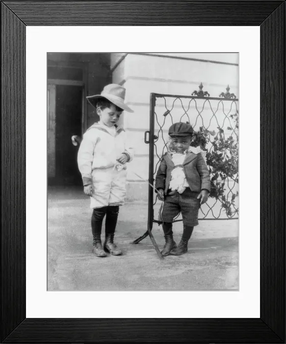 Framed Print : Quentin Roosevelt and Roswell Newcomb Pinckney as children, 1901. Creator: Frances Benjamin Johnston Framed Print : Quentin Roosevelt and Roswell Newcomb Pinckney as children, 1901. Creator: Frances Benjamin Johnston