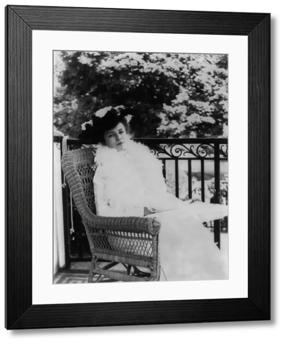 Framed Print : Alice Roosevelt Longworth, between c1890 and c1910. Creator: Frances Benjamin Johnston Framed Print : Alice Roosevelt Longworth, between c1890 and c1910. Creator: Frances Benjamin Johnston