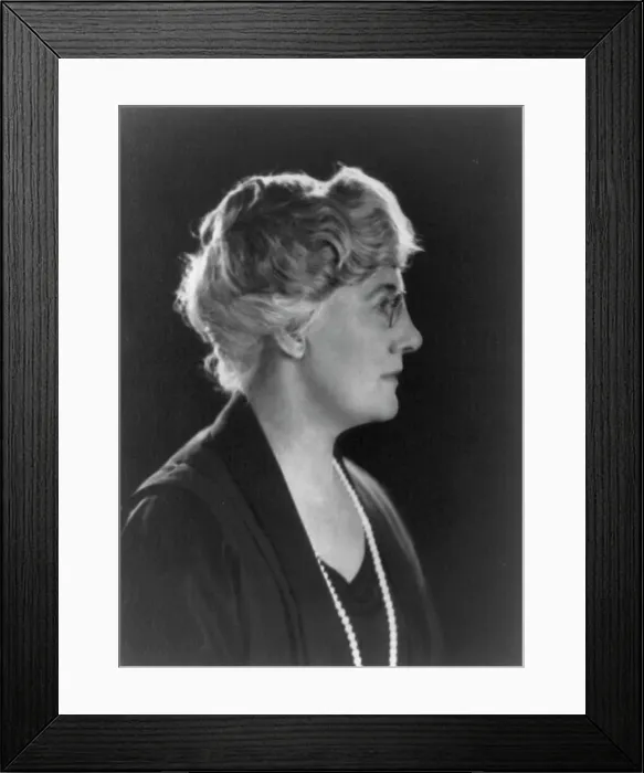 Framed Print : Mattie Edwards Hewitt, between c1890 and c1910. Creator: Frances Benjamin Johnston Framed Print : Mattie Edwards Hewitt, between c1890 and c1910. Creator: Frances Benjamin Johnston