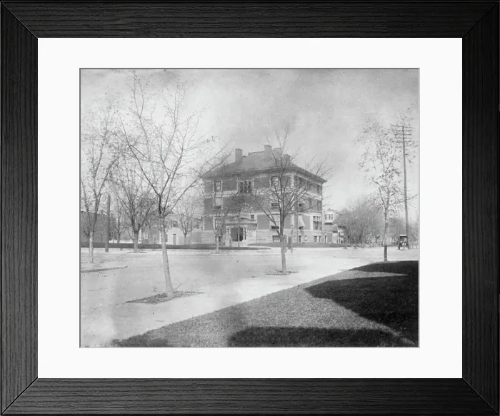 Framed Print : George S. Fraser House, R St. and Conn. Ave. N.W. Washington, D.C. between 1890 and 1950. Creator: Frances Benjamin Johnston Framed Print : George S. Fraser House, R St. and Conn. Ave. N.W. Washington, D.C. between 1890 and 1950. Creator: Frances Benjamin Johnston