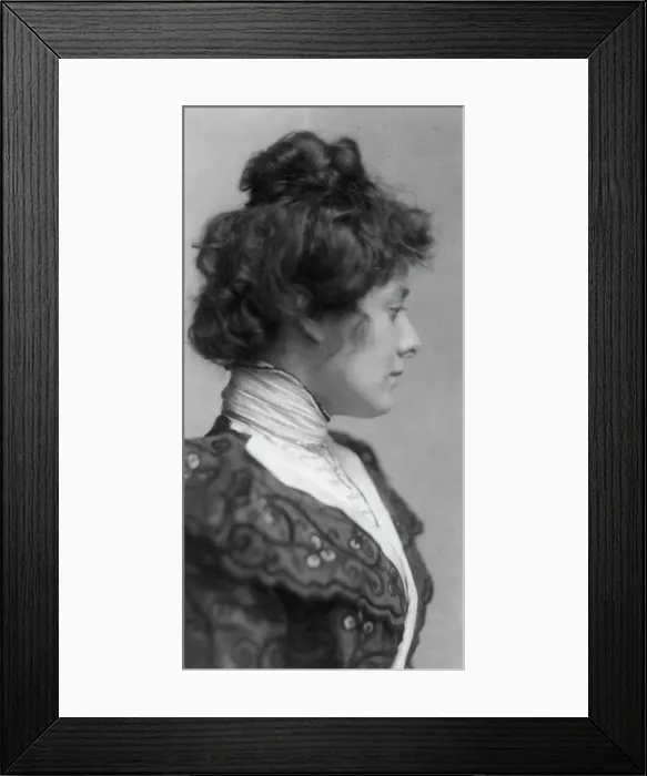 Framed Print : Julia Marlowe, actress, c1898. Creator: Frances Benjamin Johnston Framed Print : Julia Marlowe, actress, c1898. Creator: Frances Benjamin Johnston