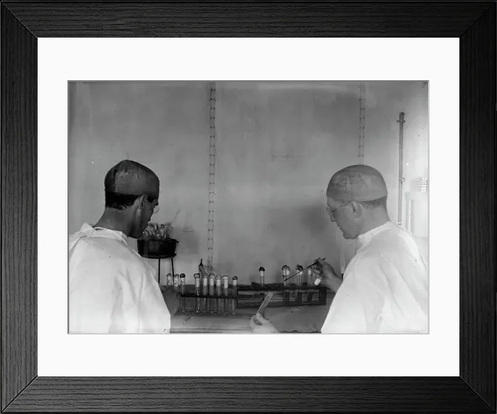 Framed Print : Army, U.S. Army Medical School; Typhoid Vaccine, 1917. Creator: Harris & Ewing. Army, U.S. Army Medical School; Typhoid Vaccine, 1917. Creator: Harris & Ewing Framed Print : Army, U.S. Army Medical School; Typhoid Vaccine, 1917. Creator: Harris & Ewing. Army, U.S. Army Medical School; Typhoid Vaccine, 1917. Creator: Harris & Ewing