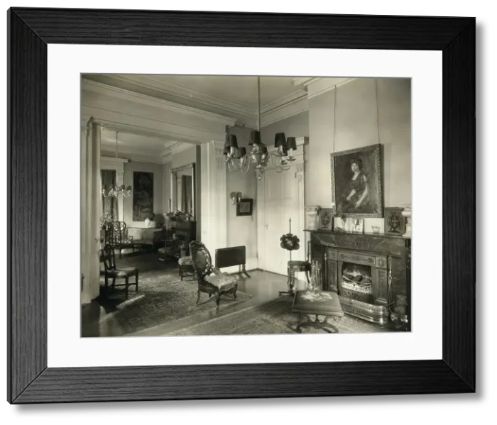 Framed Print : Glasgow House, 1 Main Street, Richmond, Henrico County, Virginia, between c1930 and 1939. Creator: Frances Benjamin Johnston Framed Print : Glasgow House, 1 Main Street, Richmond, Henrico County, Virginia, between c1930 and 1939. Creator: Frances Benjamin Johnston
