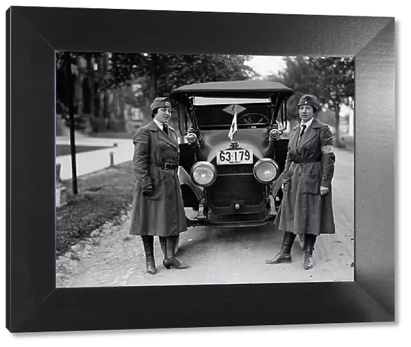 Mrs. Mendum Bloomburg, Red Cross Motor Corps, 1917. Creator: Harris & Ewing. Mrs. Mendum Bloomburg, Red Cross Motor Corps, 1917. Creator: Harris & Ewing