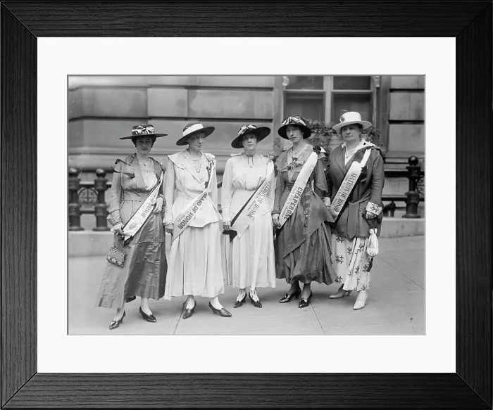 Framed Print : Confederate Reunion - Maid And Matrons of Honor From Memphis, 1917. Creator: Harris & Ewing. Confederate Reunion - Maid And Matrons of Honor From Memphis, 1917. Creator: Harris & Ewing Framed Print : Confederate Reunion - Maid And Matrons of Honor From Memphis, 1917. Creator: Harris & Ewing. Confederate Reunion - Maid And Matrons of Honor From Memphis, 1917. Creator: Harris & Ewing