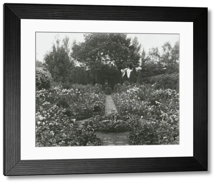 Framed Print : Gardenside, Frederick Augustus Snow house, Ox Pasture Road, Southampton, New York, c1914. Creator: Frances Benjamin Johnston. Gardenside, Frederick Augustus Snow house, Ox Pasture Road, Southampton, New York, c1914 Framed Print : Gardenside, Frederick Augustus Snow house, Ox Pasture Road, Southampton, New York, c1914. Creator: Frances Benjamin Johnston. Gardenside, Frederick Augustus Snow house, Ox Pasture Road, Southampton, New York, c1914