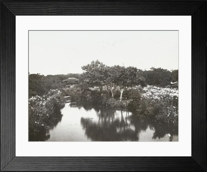 Framed Print : Grey-Croft, Stephen Swete Cummins house, Huntting Lane, East Hampton, New York, 1913. Creator: Frances Benjamin Johnston. Grey-Croft, Stephen Swete Cummins house, Huntting Lane, East Hampton, New York, 1913 Framed Print : Grey-Croft, Stephen Swete Cummins house, Huntting Lane, East Hampton, New York, 1913. Creator: Frances Benjamin Johnston. Grey-Croft, Stephen Swete Cummins house, Huntting Lane, East Hampton, New York, 1913