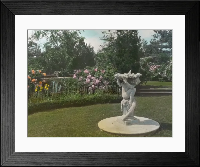 Framed Print : Welwyn, Harold Irving Pratt house, 100 Crescent Beach Road, Glen Cove, New York, c1918. Creator: Frances Benjamin Johnston. Welwyn, Harold Irving Pratt house, 100 Crescent Beach Road, Glen Cove, New York, c1918 Framed Print : Welwyn, Harold Irving Pratt house, 100 Crescent Beach Road, Glen Cove, New York, c1918. Creator: Frances Benjamin Johnston. Welwyn, Harold Irving Pratt house, 100 Crescent Beach Road, Glen Cove, New York, c1918