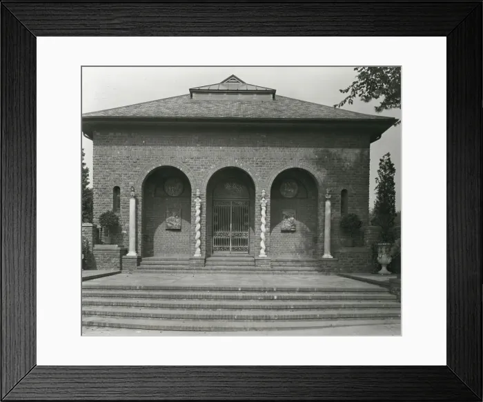 Framed Print : Samuel Longstreth Parrish Art Museum, 25 Jobs Lane, Southampton, New York, c1915. Creator: Frances Benjamin Johnston Framed Print : Samuel Longstreth Parrish Art Museum, 25 Jobs Lane, Southampton, New York, c1915. Creator: Frances Benjamin Johnston
