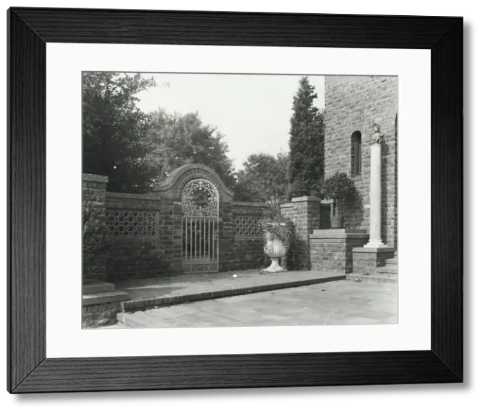 Framed Print : Samuel Longstreth Parrish Art Museum, 25 Jobs Lane, Southampton, New York, c1915. Creator: Frances Benjamin Johnston Framed Print : Samuel Longstreth Parrish Art Museum, 25 Jobs Lane, Southampton, New York, c1915. Creator: Frances Benjamin Johnston