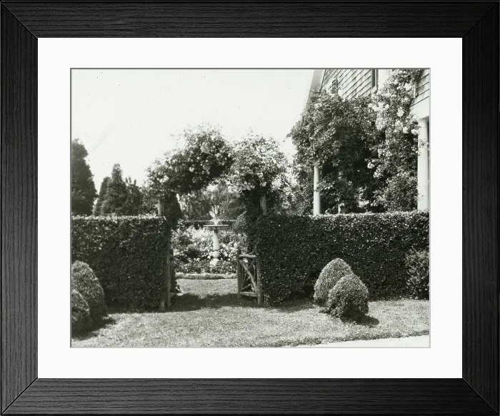 Framed Print : Wallace Reid house, East Hampton, New York, c1915. Creator: Frances Benjamin Johnston Framed Print : Wallace Reid house, East Hampton, New York, c1915. Creator: Frances Benjamin Johnston