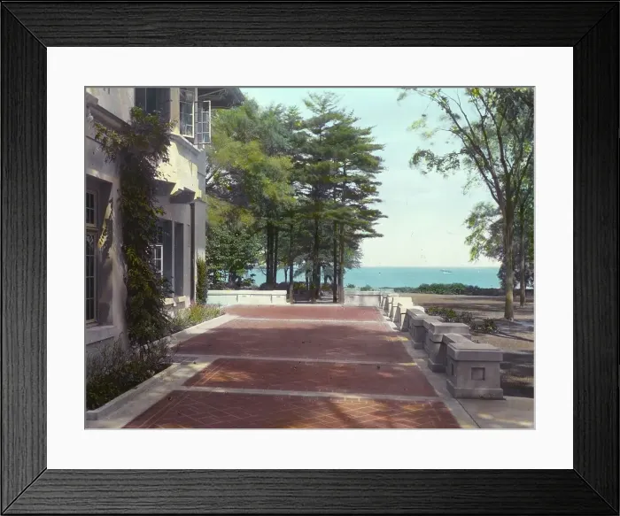 Framed Print : Arnold Schlaet house, Campo Point, Saugatuck, Connecticut, c1915. Creator: Frances Benjamin Johnston