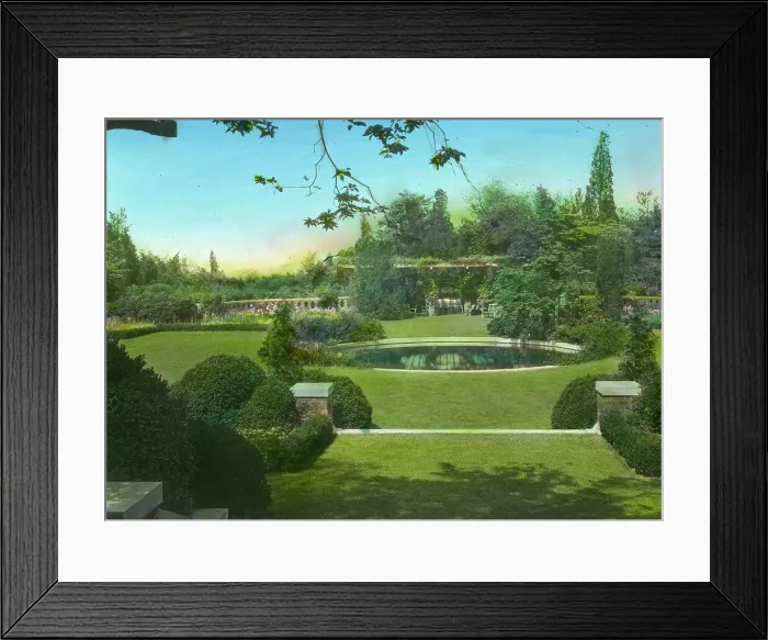 Framed Print : Welwyn, Harold Irving Pratt house, 100 Crescent Beach Road, Glen Cove, New York, c1918. Creator: Frances Benjamin Johnston. Welwyn, Harold Irving Pratt house, 100 Crescent Beach Road, Glen Cove, New York, c1918 Framed Print : Welwyn, Harold Irving Pratt house, 100 Crescent Beach Road, Glen Cove, New York, c1918. Creator: Frances Benjamin Johnston. Welwyn, Harold Irving Pratt house, 100 Crescent Beach Road, Glen Cove, New York, c1918
