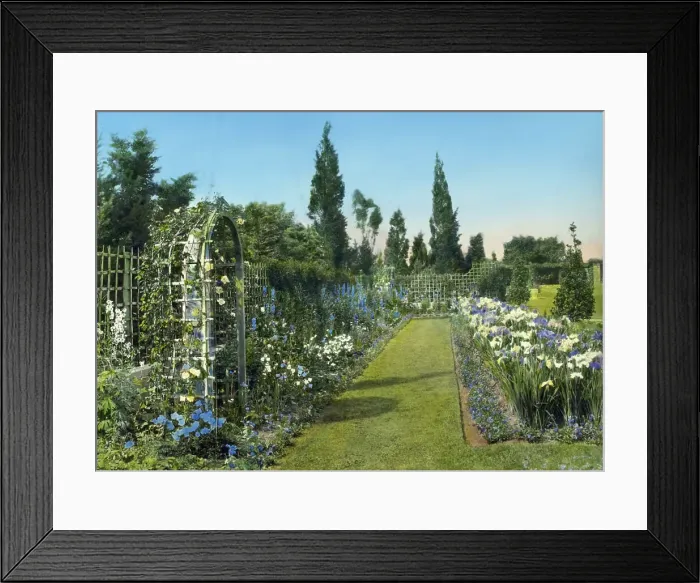Framed Print : Beacon Hill House, Arthur Curtiss James house, Beacon Hill Road, Newport, Rhode Island, 1917. Creator: Frances Benjamin Johnston. Beacon Hill House, Arthur Curtiss James house, Beacon Hill Road, Newport, Rhode Island, 1917 Framed Print : Beacon Hill House, Arthur Curtiss James house, Beacon Hill Road, Newport, Rhode Island, 1917. Creator: Frances Benjamin Johnston. Beacon Hill House, Arthur Curtiss James house, Beacon Hill Road, Newport, Rhode Island, 1917