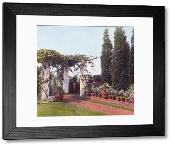 Framed Print : George Warrington Curtis house, Southampton, New York, 1914 or 1915. Creator: Frances Benjamin Johnston Framed Print : George Warrington Curtis house, Southampton, New York, 1914 or 1915. Creator: Frances Benjamin Johnston