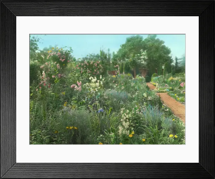 Framed Print : Gardenside, Frederick Augustus Snow house, Ox Pasture Road, Southampton, New York, c1914. Creator: Frances Benjamin Johnston. Gardenside, Frederick Augustus Snow house, Ox Pasture Road, Southampton, New York, c1914 Framed Print : Gardenside, Frederick Augustus Snow house, Ox Pasture Road, Southampton, New York, c1914. Creator: Frances Benjamin Johnston. Gardenside, Frederick Augustus Snow house, Ox Pasture Road, Southampton, New York, c1914