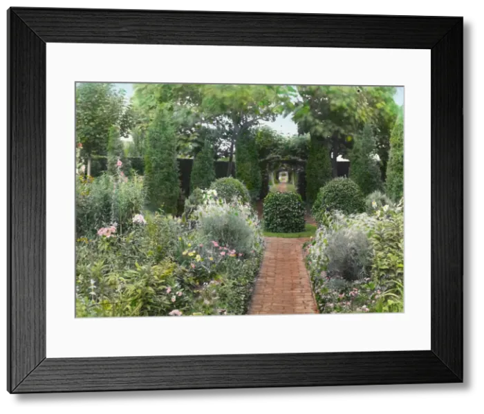 Framed Print : Gardenside, Frederick Augustus Snow house, Ox Pasture Road, Southampton, New York, c1914. Creator: Frances Benjamin Johnston. Gardenside, Frederick Augustus Snow house, Ox Pasture Road, Southampton, New York, c1914 Framed Print : Gardenside, Frederick Augustus Snow house, Ox Pasture Road, Southampton, New York, c1914. Creator: Frances Benjamin Johnston. Gardenside, Frederick Augustus Snow house, Ox Pasture Road, Southampton, New York, c1914