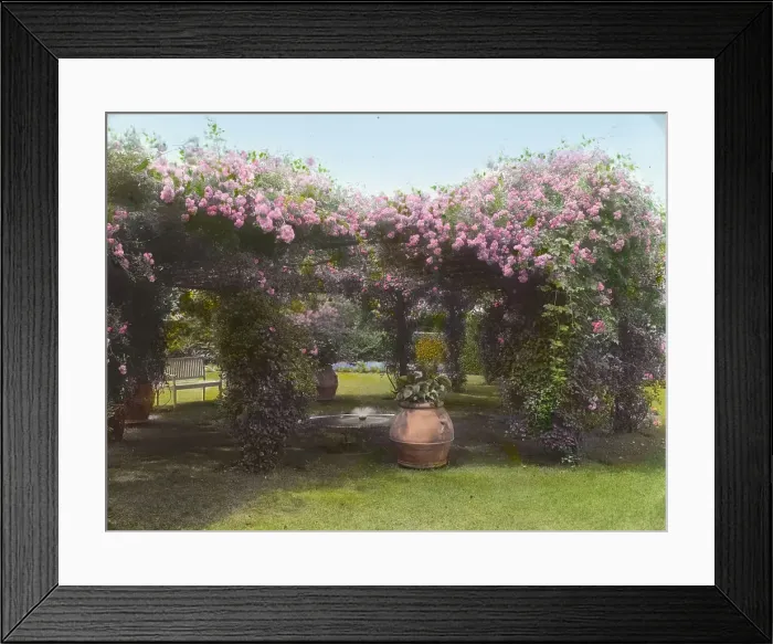 Framed Print : The Steppingstones, Annie May Hegeman house, Art Village, Southampton, New York, c1915. Creator: Frances Benjamin Johnston. The Steppingstones, Annie May Hegeman house, Art Village, Southampton, New York, c1915 Framed Print : The Steppingstones, Annie May Hegeman house, Art Village, Southampton, New York, c1915. Creator: Frances Benjamin Johnston. The Steppingstones, Annie May Hegeman house, Art Village, Southampton, New York, c1915
