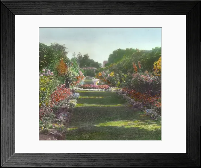 Framed Print : Mariemont, Thomas Josephus Emery house, 386 Greenwood Ave. Middletown, Rhode Island, 1914. Creator: Frances Benjamin Johnston. Mariemont, Thomas Josephus Emery house, 386 Greenwood Ave. Middletown, Rhode Island, 1914 Framed Print : Mariemont, Thomas Josephus Emery house, 386 Greenwood Ave. Middletown, Rhode Island, 1914. Creator: Frances Benjamin Johnston. Mariemont, Thomas Josephus Emery house, 386 Greenwood Ave. Middletown, Rhode Island, 1914