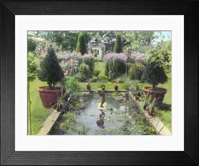 Framed Print : The Fens, Lorenzo Easton Woodhouse house, Huntting Lane, East Hampton, New York, 1914. Creator: Frances Benjamin Johnston. The Fens, Lorenzo Easton Woodhouse house, Huntting Lane, East Hampton, New York, 1914 Framed Print : The Fens, Lorenzo Easton Woodhouse house, Huntting Lane, East Hampton, New York, 1914. Creator: Frances Benjamin Johnston. The Fens, Lorenzo Easton Woodhouse house, Huntting Lane, East Hampton, New York, 1914
