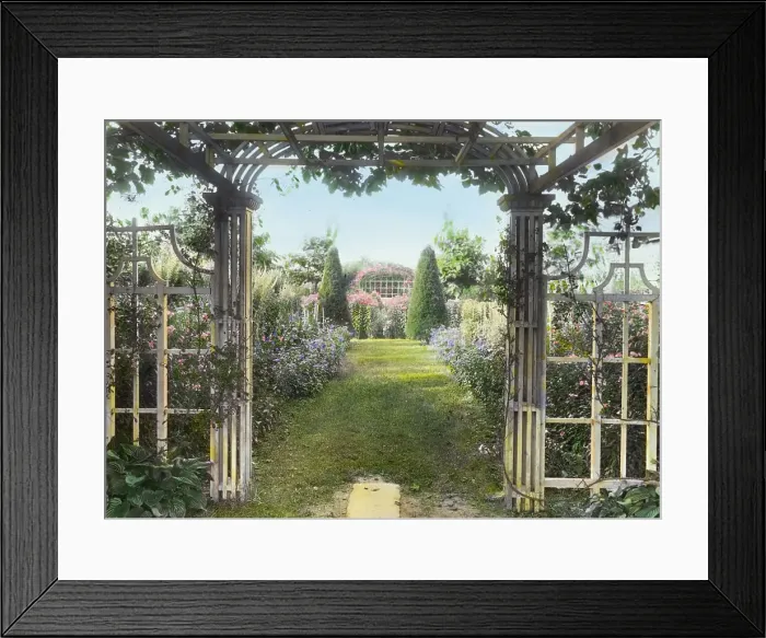Framed Print : The Fens, Lorenzo Easton Woodhouse house, Huntting Lane, East Hampton, New York, 1914. Creator: Frances Benjamin Johnston. The Fens, Lorenzo Easton Woodhouse house, Huntting Lane, East Hampton, New York, 1914 Framed Print : The Fens, Lorenzo Easton Woodhouse house, Huntting Lane, East Hampton, New York, 1914. Creator: Frances Benjamin Johnston. The Fens, Lorenzo Easton Woodhouse house, Huntting Lane, East Hampton, New York, 1914