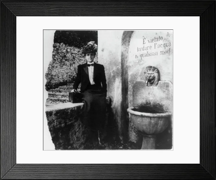 Framed Print : Frances Benjamin Johnston, 1905. Creator: Unknown Framed Print : Frances Benjamin Johnston, 1905. Creator: Unknown