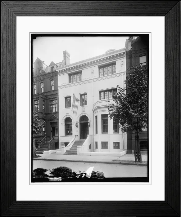Framed Print : Woman's Committee Council of Nat'l Defense (house), between 1910 and 1920. Creator: Harris & Ewing. Woman's Committee Council of Nat'l Defense (house), between 1910 and 1920. Creator: Harris & Ewing Framed Print : Woman's Committee Council of Nat'l Defense (house), between 1910 and 1920. Creator: Harris & Ewing. Woman's Committee Council of Nat'l Defense (house), between 1910 and 1920. Creator: Harris & Ewing