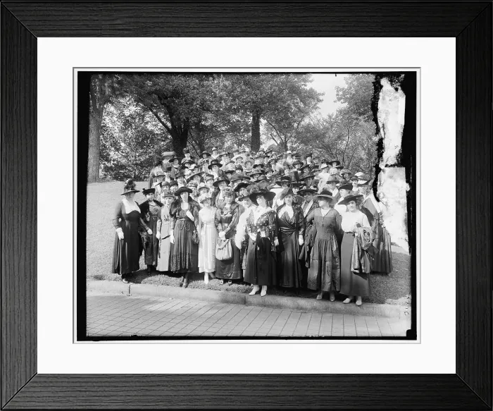 Framed Print : Woman's Liberty Loan Committee, between 1910 and 1920. Creator: Harris & Ewing. Woman's Liberty Loan Committee, between 1910 and 1920. Creator: Harris & Ewing Framed Print : Woman's Liberty Loan Committee, between 1910 and 1920. Creator: Harris & Ewing. Woman's Liberty Loan Committee, between 1910 and 1920. Creator: Harris & Ewing