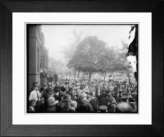 Framed Print : Liberty Loan group, Hotel Gordon, between 1910 and 1920. Creator: Harris & Ewing. Liberty Loan group, Hotel Gordon, between 1910 and 1920. Creator: Harris & Ewing Framed Print : Liberty Loan group, Hotel Gordon, between 1910 and 1920. Creator: Harris & Ewing. Liberty Loan group, Hotel Gordon, between 1910 and 1920. Creator: Harris & Ewing