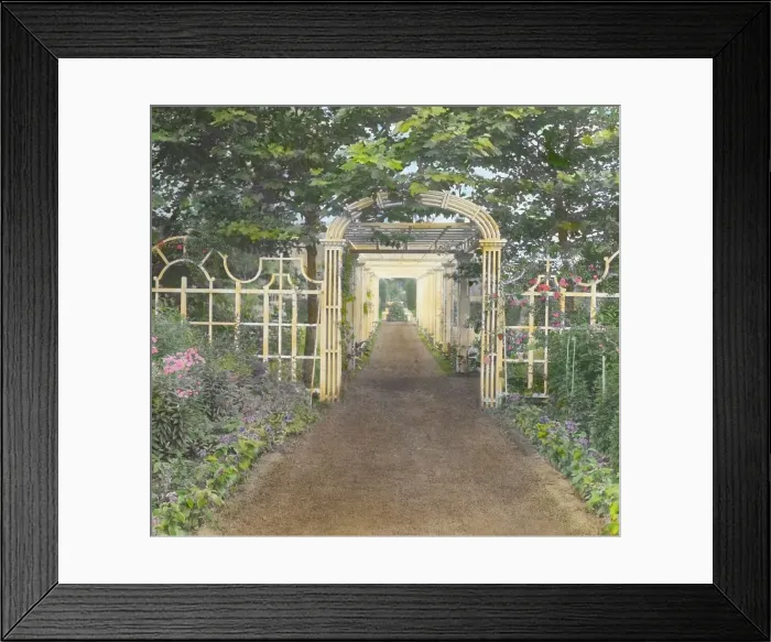 Framed Print : The Fens, Lorenzo Easton Woodhouse house, Huntting Lane, East Hampton, New York, 1914. Creator: Frances Benjamin Johnston. The Fens, Lorenzo Easton Woodhouse house, Huntting Lane, East Hampton, New York, 1914 Framed Print : The Fens, Lorenzo Easton Woodhouse house, Huntting Lane, East Hampton, New York, 1914. Creator: Frances Benjamin Johnston. The Fens, Lorenzo Easton Woodhouse house, Huntting Lane, East Hampton, New York, 1914