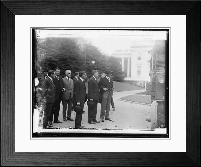 Framed Print : Group outside White House: includes Woodrow Wilson (right), and Newton... between 1910 and 1920. Creator: Harris & Ewing. Group outside White House: includes Woodrow Wilson (right), and Newton... between 1910 and 1920. Creator: Harris & Ewing