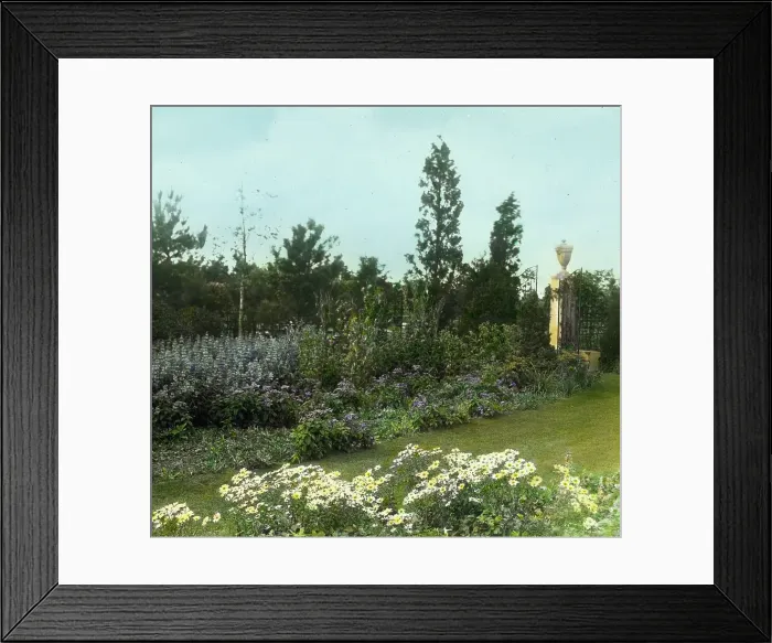 Framed Print : Beacon Hill House, Arthur Curtiss James house, Beacon Hill Road, Newport, Rhode Island, 1917. Creator: Frances Benjamin Johnston. Beacon Hill House, Arthur Curtiss James house, Beacon Hill Road, Newport, Rhode Island, 1917 Framed Print : Beacon Hill House, Arthur Curtiss James house, Beacon Hill Road, Newport, Rhode Island, 1917. Creator: Frances Benjamin Johnston. Beacon Hill House, Arthur Curtiss James house, Beacon Hill Road, Newport, Rhode Island, 1917