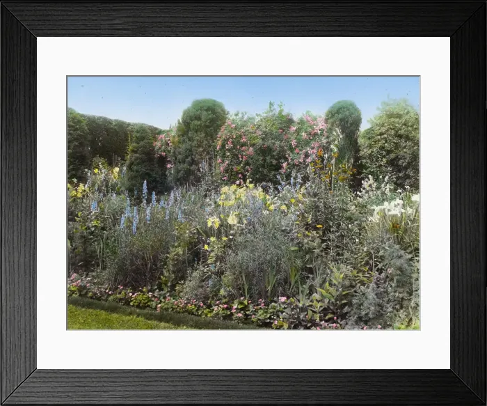 Framed Print : Dr. Peter Brown Wyckoff house, Gin Lane, Southampton, New York, 1914. Creator: Frances Benjamin Johnston Framed Print : Dr. Peter Brown Wyckoff house, Gin Lane, Southampton, New York, 1914. Creator: Frances Benjamin Johnston