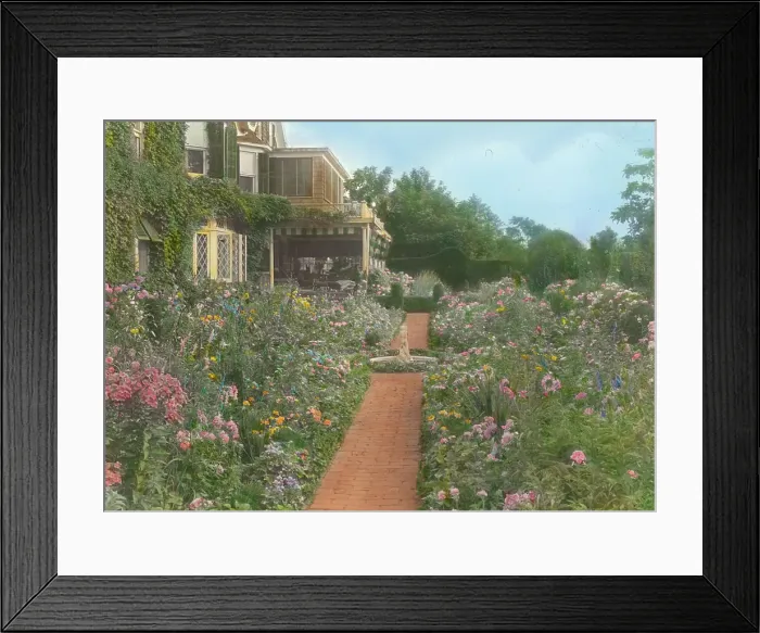 Framed Print : Gardenside, Frederick Augustus Snow house, Ox Pasture Road, Southampton, New York, c1914. Creator: Frances Benjamin Johnston. Gardenside, Frederick Augustus Snow house, Ox Pasture Road, Southampton, New York, c1914 Framed Print : Gardenside, Frederick Augustus Snow house, Ox Pasture Road, Southampton, New York, c1914. Creator: Frances Benjamin Johnston. Gardenside, Frederick Augustus Snow house, Ox Pasture Road, Southampton, New York, c1914