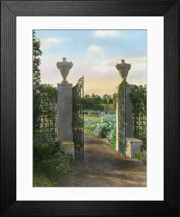Framed Print : Beacon Hill House, Arthur Curtiss James house, Beacon Hill Road, Newport, Rhode Island, 1917. Creator: Frances Benjamin Johnston. Beacon Hill House, Arthur Curtiss James house, Beacon Hill Road, Newport, Rhode Island, 1917 Framed Print : Beacon Hill House, Arthur Curtiss James house, Beacon Hill Road, Newport, Rhode Island, 1917. Creator: Frances Benjamin Johnston. Beacon Hill House, Arthur Curtiss James house, Beacon Hill Road, Newport, Rhode Island, 1917