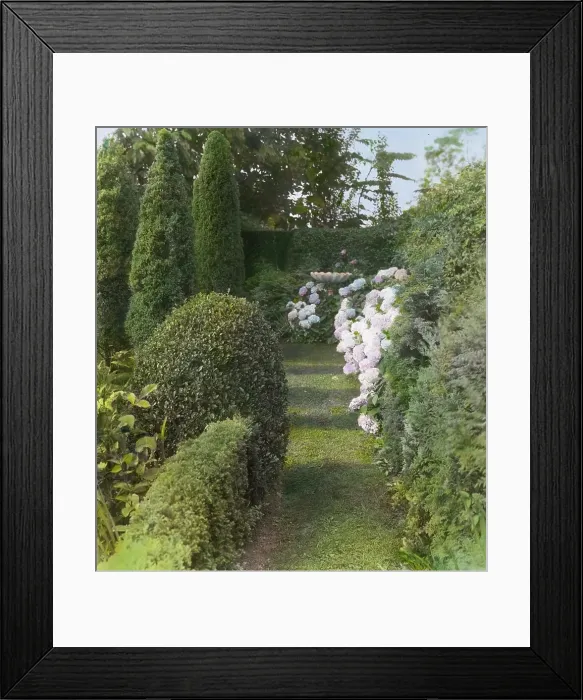Framed Print : Gardenside, Frederick Augustus Snow house, Ox Pasture Road, Southampton, New York, c1914. Creator: Frances Benjamin Johnston. Gardenside, Frederick Augustus Snow house, Ox Pasture Road, Southampton, New York, c1914 Framed Print : Gardenside, Frederick Augustus Snow house, Ox Pasture Road, Southampton, New York, c1914. Creator: Frances Benjamin Johnston. Gardenside, Frederick Augustus Snow house, Ox Pasture Road, Southampton, New York, c1914