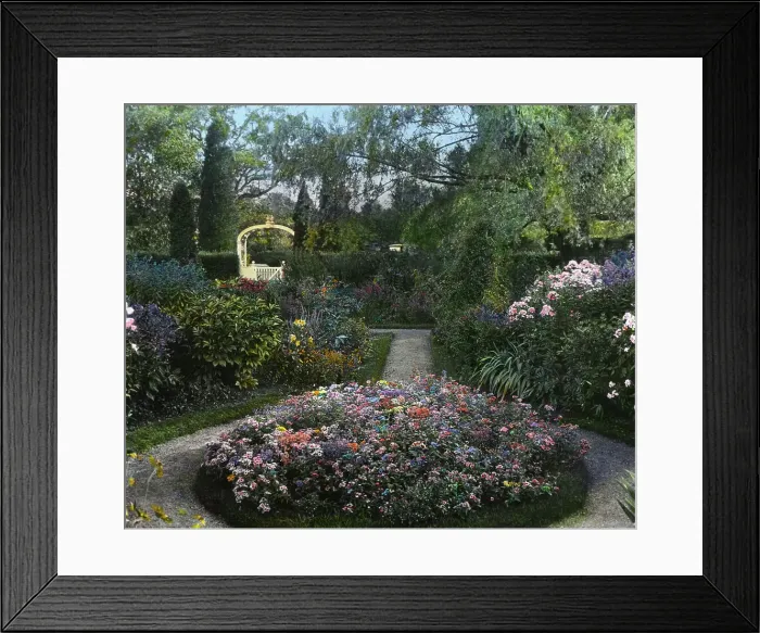 Framed Print : Chailey, Charles William Moseley house, Newburyport, Massachusetts, 1920. Creator: Frances Benjamin Johnston. Chailey, Charles William Moseley house, Newburyport, Massachusetts, 1920. Creator: Frances Benjamin Johnston Framed Print : Chailey, Charles William Moseley house, Newburyport, Massachusetts, 1920. Creator: Frances Benjamin Johnston. Chailey, Charles William Moseley house, Newburyport, Massachusetts, 1920. Creator: Frances Benjamin Johnston