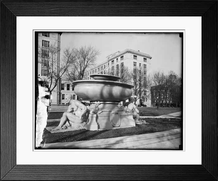 Framed Print : Fountain, USA?, between 1910 and 1920. Creator: Harris & Ewing. Fountain, USA?, between 1910 and 1920. Creator: Harris & Ewing Framed Print : Fountain, USA?, between 1910 and 1920. Creator: Harris & Ewing. Fountain, USA?, between 1910 and 1920. Creator: Harris & Ewing