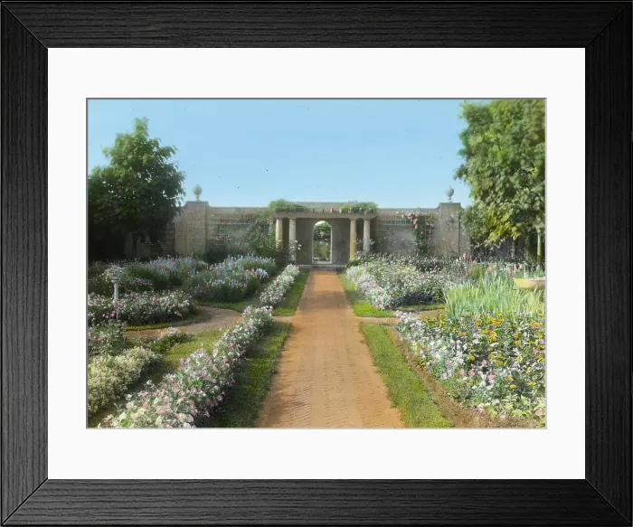 Framed Print : The Fens, Lorenzo Easton Woodhouse house, Huntting Lane, East Hampton, New York, 1914. Creator: Frances Benjamin Johnston. The Fens, Lorenzo Easton Woodhouse house, Huntting Lane, East Hampton, New York, 1914 Framed Print : The Fens, Lorenzo Easton Woodhouse house, Huntting Lane, East Hampton, New York, 1914. Creator: Frances Benjamin Johnston. The Fens, Lorenzo Easton Woodhouse house, Huntting Lane, East Hampton, New York, 1914