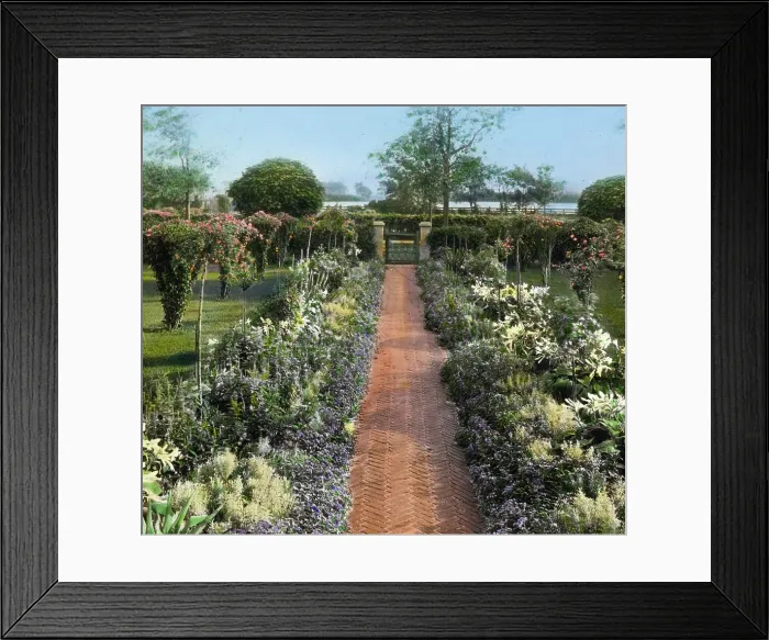 Framed Print : The Fens, Lorenzo Easton Woodhouse house, Huntting Lane, East Hampton, New York, 1914. Creator: Frances Benjamin Johnston. The Fens, Lorenzo Easton Woodhouse house, Huntting Lane, East Hampton, New York, 1914 Framed Print : The Fens, Lorenzo Easton Woodhouse house, Huntting Lane, East Hampton, New York, 1914. Creator: Frances Benjamin Johnston. The Fens, Lorenzo Easton Woodhouse house, Huntting Lane, East Hampton, New York, 1914