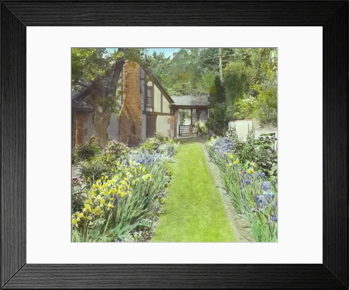 Framed Print : Daniel Elezer Pomeroy house, Beech Road, Englewood, New Jersey, 1918. Creator: Frances Benjamin Johnston Framed Print : Daniel Elezer Pomeroy house, Beech Road, Englewood, New Jersey, 1918. Creator: Frances Benjamin Johnston