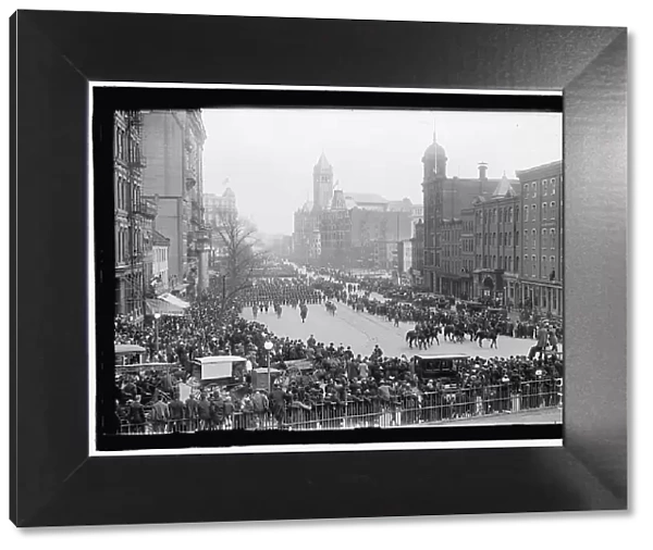 Parade, between 1909 and 1914. Creator: Harris & Ewing. Parade, between 1909 and 1914. Creator: Harris & Ewing