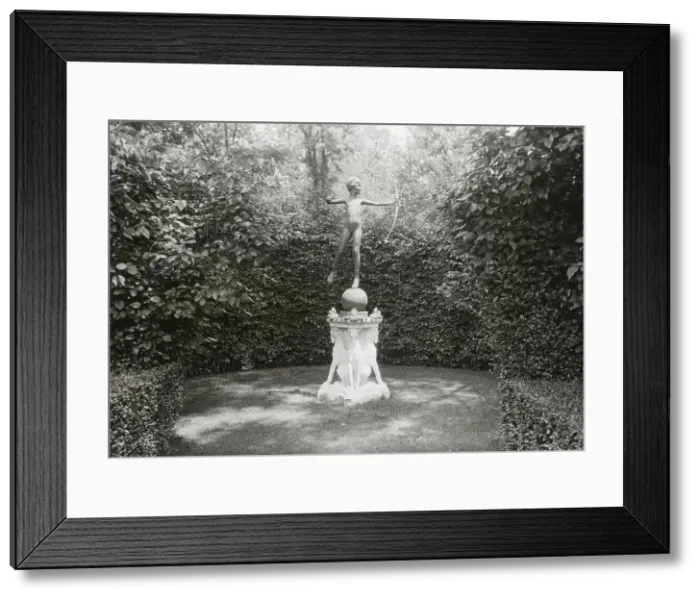 Framed Print : Welwyn, Harold Irving Pratt house, 100 Crescent Beach Road, Glen Cove, New York, c1918. Creator: Frances Benjamin Johnston. Welwyn, Harold Irving Pratt house, 100 Crescent Beach Road, Glen Cove, New York, c1918 Framed Print : Welwyn, Harold Irving Pratt house, 100 Crescent Beach Road, Glen Cove, New York, c1918. Creator: Frances Benjamin Johnston. Welwyn, Harold Irving Pratt house, 100 Crescent Beach Road, Glen Cove, New York, c1918