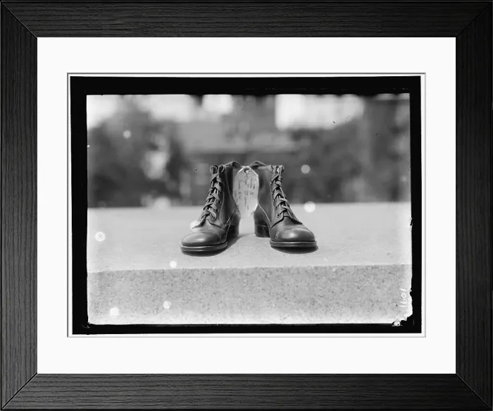 Framed Print : Shoes, between 1909 and 1914. Creator: Harris & Ewing. Shoes, between 1909 and 1914. Creator: Harris & Ewing Framed Print : Shoes, between 1909 and 1914. Creator: Harris & Ewing. Shoes, between 1909 and 1914. Creator: Harris & Ewing