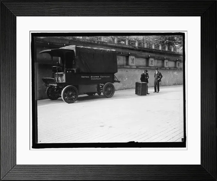 Framed Print : United States Express Company truck, between 1910 and 1917. Creator: Harris & Ewing. United States Express Company truck, between 1910 and 1917. Creator: Harris & Ewing Framed Print : United States Express Company truck, between 1910 and 1917. Creator: Harris & Ewing. United States Express Company truck, between 1910 and 1917. Creator: Harris & Ewing
