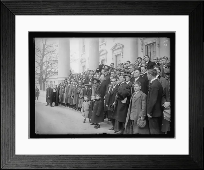 Framed Print : President Taft and group on White House steps, between 1910 and 1917. Creator: Harris & Ewing. President Taft and group on White House steps, between 1910 and 1917. Creator: Harris & Ewing Framed Print : President Taft and group on White House steps, between 1910 and 1917. Creator: Harris & Ewing. President Taft and group on White House steps, between 1910 and 1917. Creator: Harris & Ewing