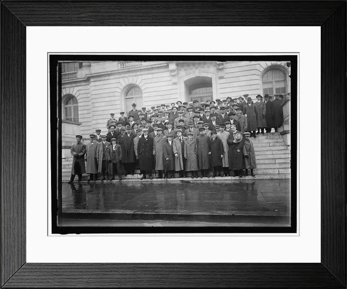 Framed Print : Corn growers on steps of House office building; Stafford of Wisconsin... between 1910 and 1917. Creator: Harris & Ewing. Corn growers on steps of House office building; Stafford of Wisconsin... between 1910 and 1917. Creator: Harris & Ewing Framed Print : Corn growers on steps of House office building; Stafford of Wisconsin... between 1910 and 1917. Creator: Harris & Ewing. Corn growers on steps of House office building; Stafford of Wisconsin... between 1910 and 1917. Creator: Harris & Ewing