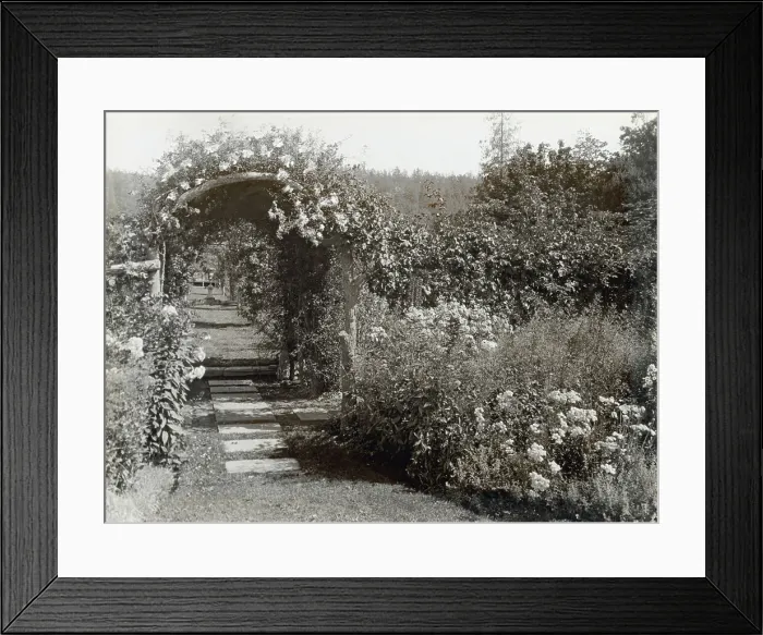 Framed Print : Benvenuto, Robert Pim Butchart house, 800 Benvenuto Avenue, Central Saanich, Canada, 1923. Creator: Frances Benjamin Johnston. Benvenuto, Robert Pim Butchart house, 800 Benvenuto Avenue, Central Saanich, Canada, 1923 Framed Print : Benvenuto, Robert Pim Butchart house, 800 Benvenuto Avenue, Central Saanich, Canada, 1923. Creator: Frances Benjamin Johnston. Benvenuto, Robert Pim Butchart house, 800 Benvenuto Avenue, Central Saanich, Canada, 1923